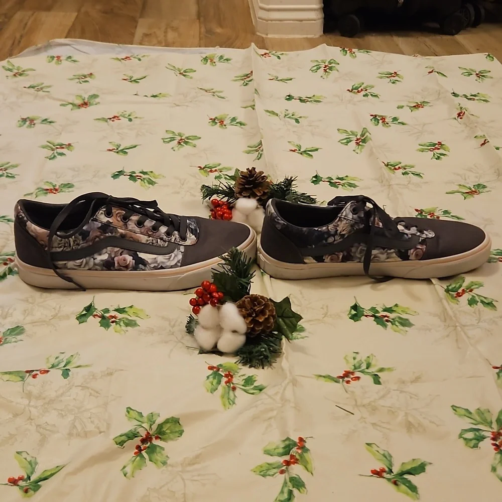 COPY - VANS women's sneakers size 11 - Picture 2 of 6